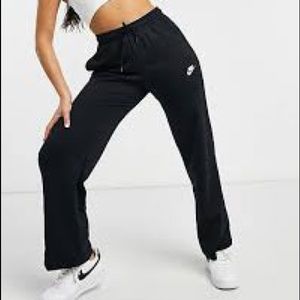 NWT Nike Women’s Open Hem Drawstrings Sweatpants